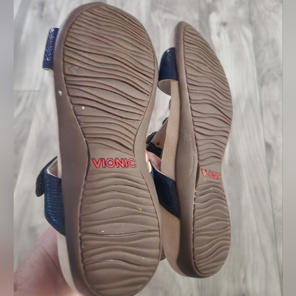 Vionic Farra Lizard Adjustable Sandals Size 6 - image 6